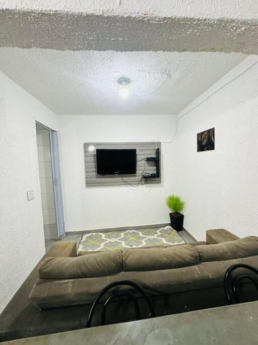 Apartment Aconchegante Mobiliado, Zn - Cod 02 *