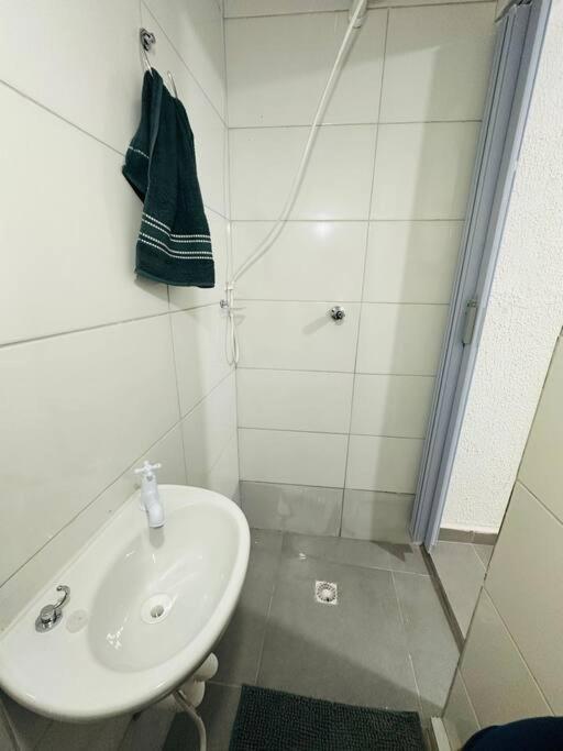 Apartamento Aconchegante Mobiliado, Zn - Cod 02 São Paulo